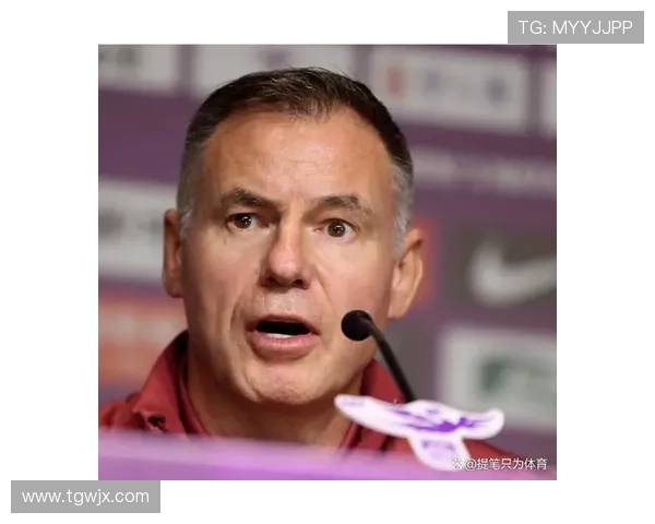 被打掉牙的足球球星勇敢重返赛场见证拼搏精神与体育精神的完美结合 被打掉牙的足球球星勇敢重返赛场见证拼搏精神与体育精神的完美结合